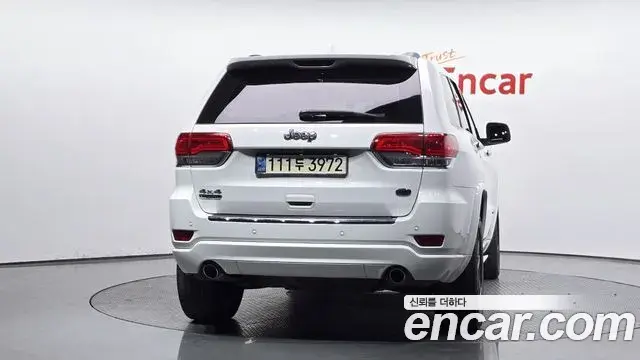 Jeep Grand Cherokee 2018 — ფოტო 12/20