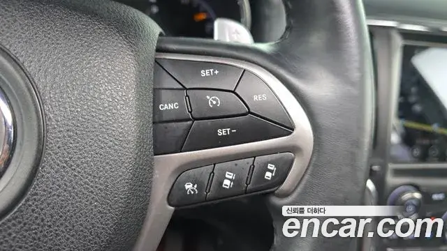 Jeep Grand Cherokee 2018 — ფოტო 5/20