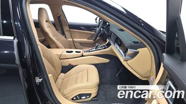Porsche Panamera 2018 — Şəkil 18/30