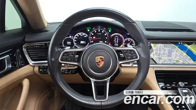 Porsche Panamera 2018 — Şəkil 26/30