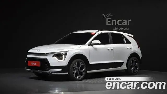 Kia Niro 2025 — Фото 1/20