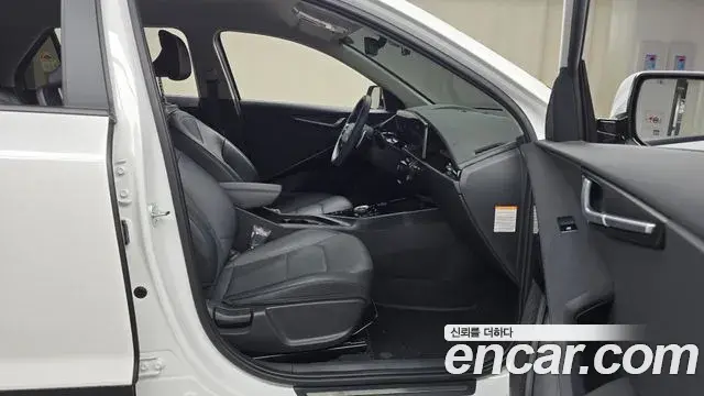 Kia Niro 2025 — Фото 11/20