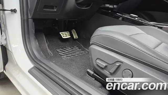 Kia Niro 2025 — Фото 17/20