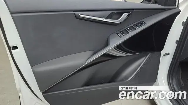 Kia Niro 2025 — ფოტო 2/31