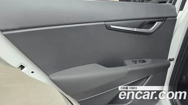 Kia Niro 2025 — ფოტო 28/31