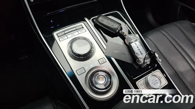 Genesis GV80 2023 — Photo 13/34