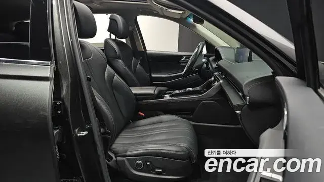 Genesis GV80 2023 — Photo 19/34