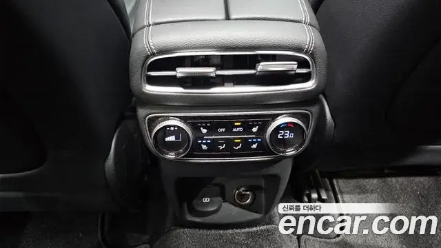 Genesis GV80 2023 — Photo 33/34