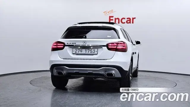 Mercedes-Benz GLA-Class 2019 — ფოტო 24/33