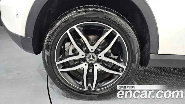Mercedes-Benz GLA-Class 2019 — ფოტო 27/33