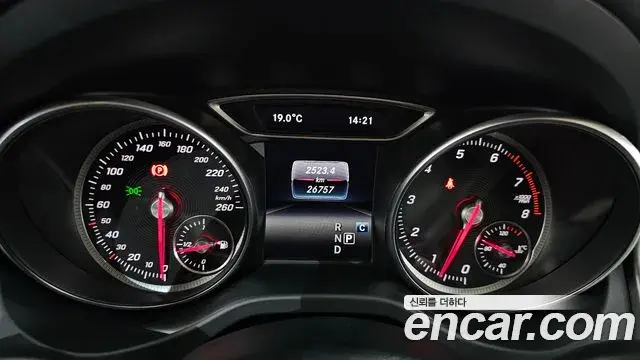 Mercedes-Benz GLA-Class 2019 — ფოტო 12/33