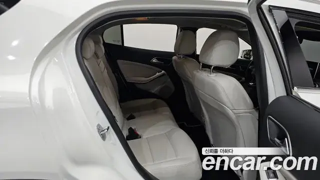 Mercedes-Benz GLA-Class 2019 — ფოტო 22/33