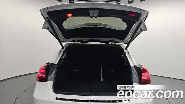 Mercedes-Benz GLA-Class 2019 — ფოტო 19/33