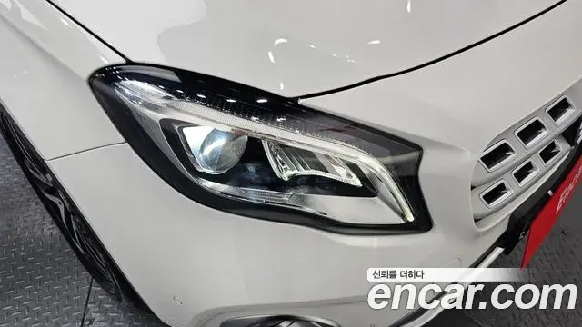Mercedes-Benz GLA-Class 2019 — ფოტო 13/33
