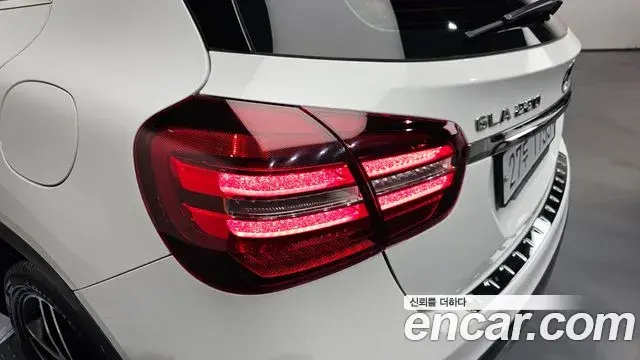 Mercedes-Benz GLA-Class 2019 — ფოტო 21/33