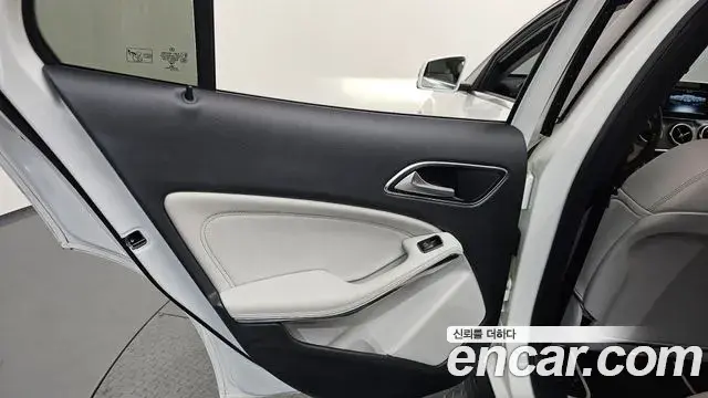 Mercedes-Benz GLA-Class 2019 — ფოტო 10/33