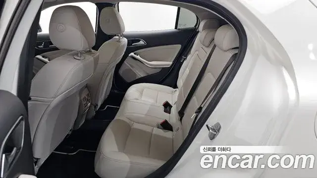 Mercedes-Benz GLA-Class 2019 — ფოტო 18/33