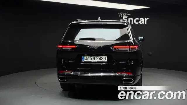 Jeep Grand Cherokee 2022 — ფოტო 20/32