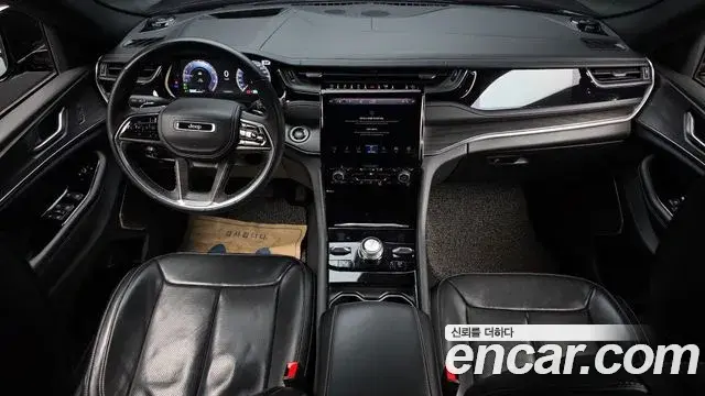 Jeep Grand Cherokee 2022 — ფოტო 23/32