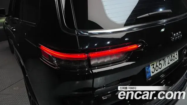 Jeep Grand Cherokee 2022 — ფოტო 21/32