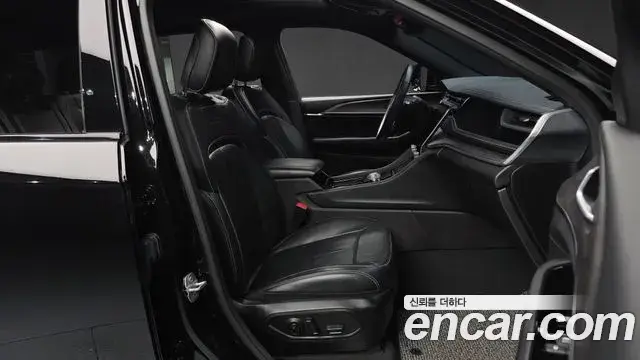 Jeep Grand Cherokee 2022 — ფოტო 30/32