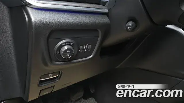 Jeep Grand Cherokee 2022 — ფოტო 10/32