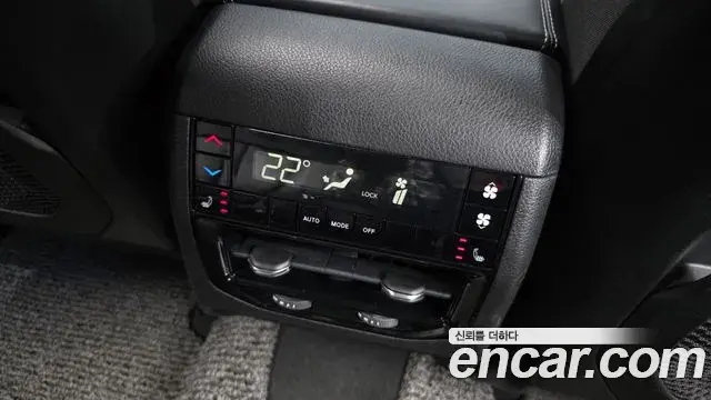Jeep Grand Cherokee 2022 — ფოტო 8/32