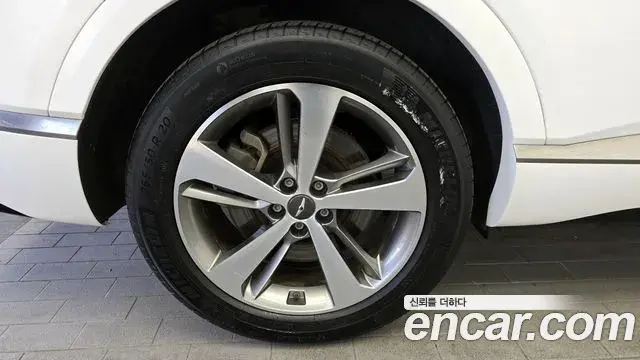 Genesis GV80 2021 — ფოტო 13/36