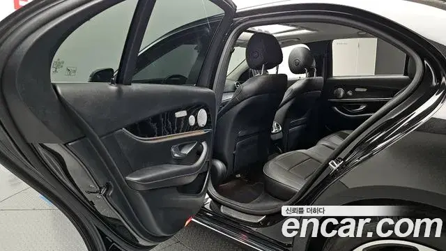 Mercedes-Benz E-Class 2018 — Şəkil 1/20