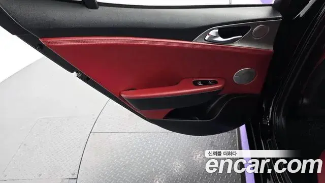 Kia Stinger 2019 — Photo 23/33
