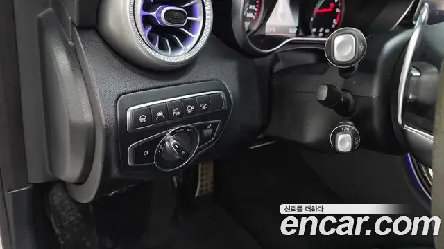Mercedes-Benz C-Class 2018 — Şəkil 10/31
