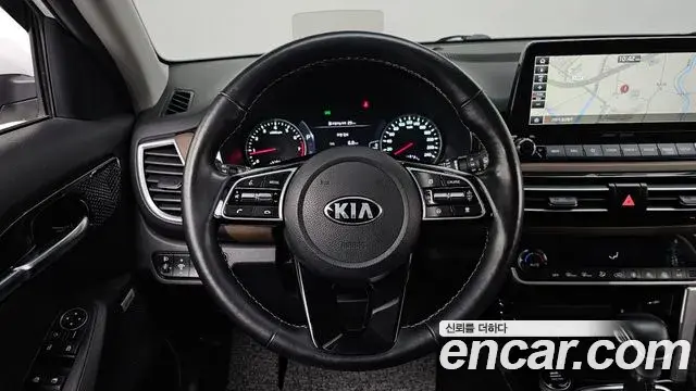 Kia Seltos 2019 — Фото 13/20
