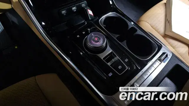 Kia Carnival 2022 — Photo 9/20