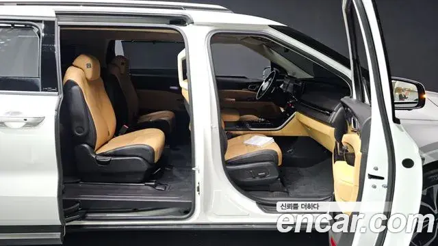 Kia Carnival 2022 — Photo 11/20