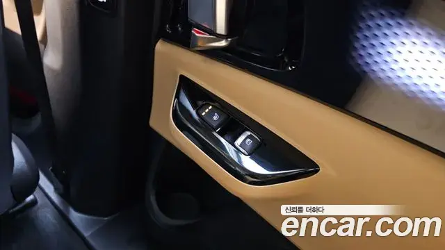 Kia Carnival 2022 — Photo 19/20