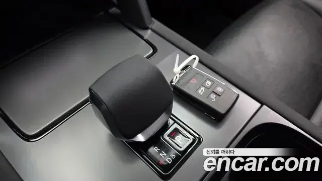Land Rover Discovery Sport 2025 — Photo 17/20