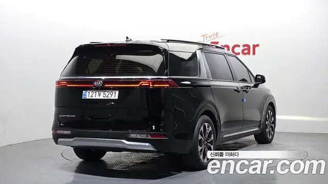 Kia Carnival 2021 — Фото 2/20