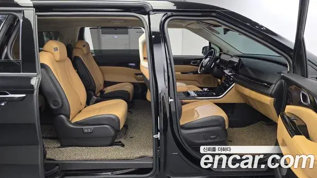 Kia Carnival 2021 — Фото 11/20