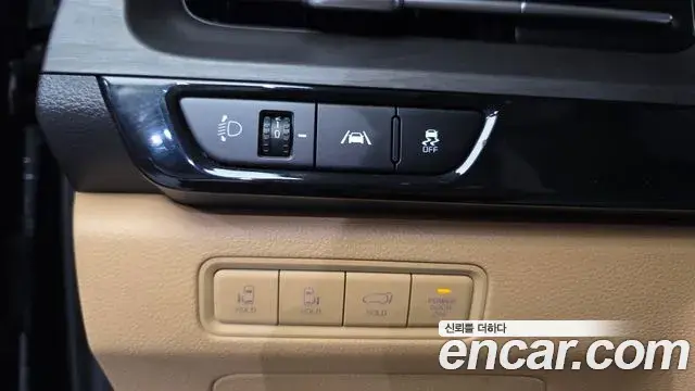 Kia Carnival 2021 — Фото 13/20