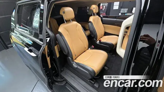 Kia Carnival 2021 — Фото 12/20