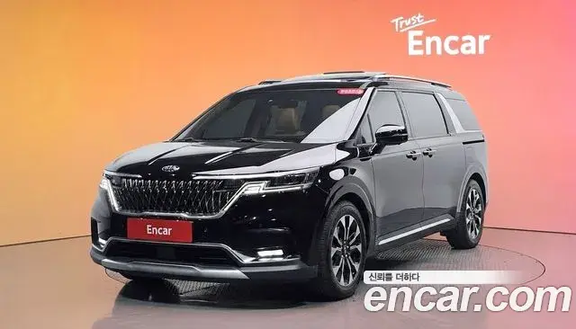 Kia Carnival 2021 — Фото 1/20