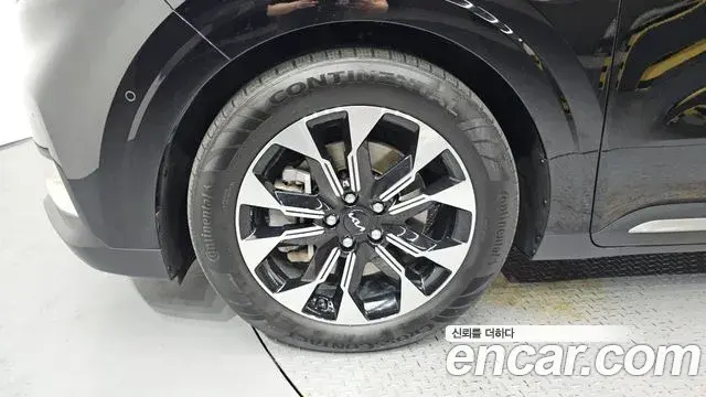Kia Carnival 2023 — Photo 5/20
