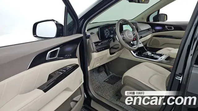 Kia Carnival 2023 — Photo 10/20
