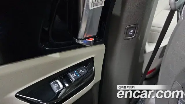 Kia Carnival 2023 — Photo 17/20