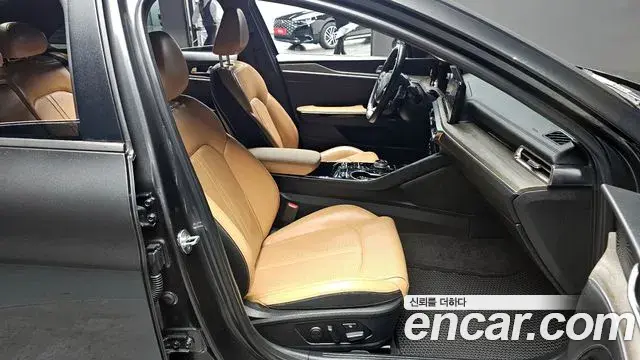Kia K5 2020 — Şəkil 18/20