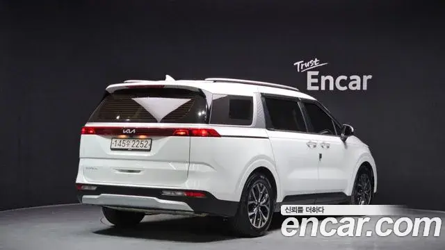 Kia Carnival 2022 — ფოტო 2/20