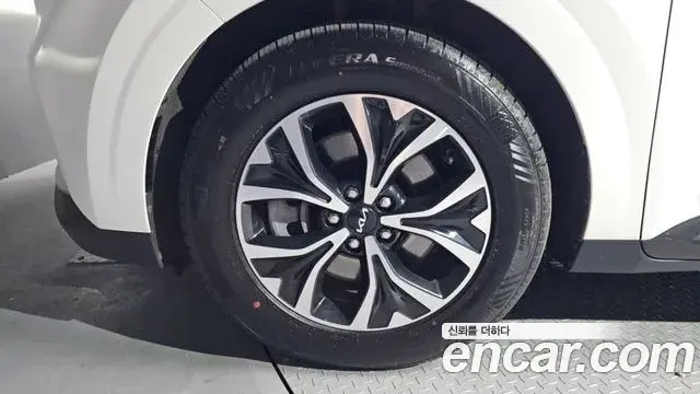 Kia Carnival 2022 — ფოტო 5/20