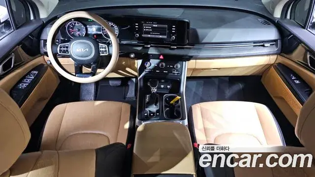 Kia Carnival 2022 — ფოტო 7/20
