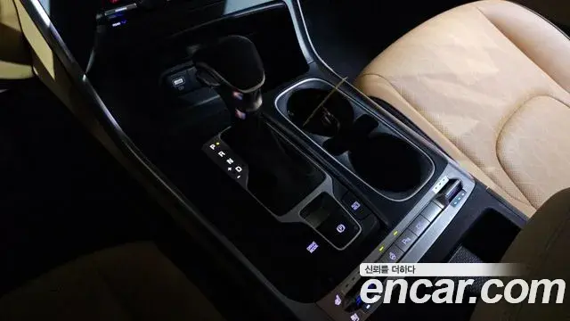 Kia Carnival 2022 — ფოტო 9/20