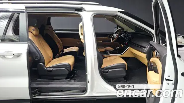 Kia Carnival 2022 — ფოტო 11/20